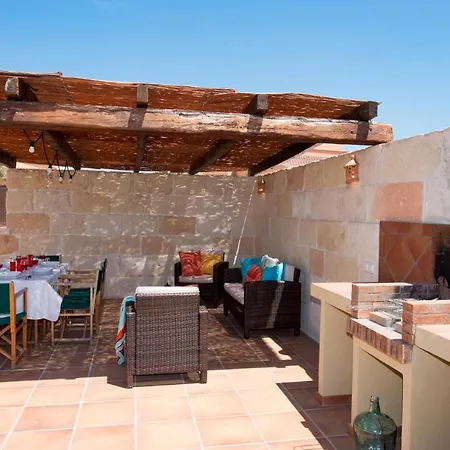 Cala'n Blanes Sleeps 6 Pool Air Con