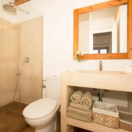 Cala'n Blanes Sleeps 6 Pool Air Con