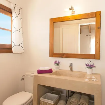 Cala'n Blanes Sleeps 6 Pool Air Con
